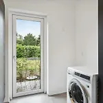 Modern Close To Hjelm Deep Дом отдыха *
