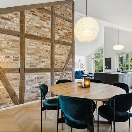 Modern Close To Hjelm Deep