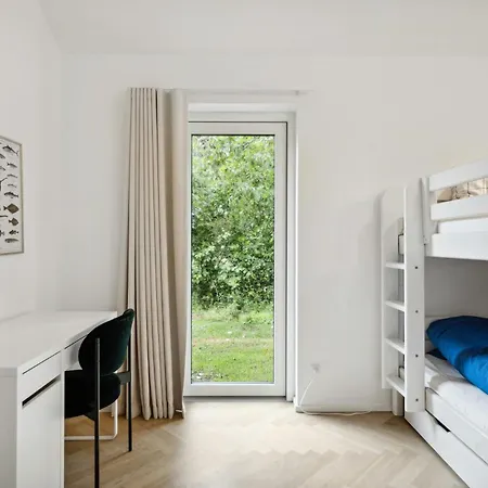 Modern Close To Hjelm Deep