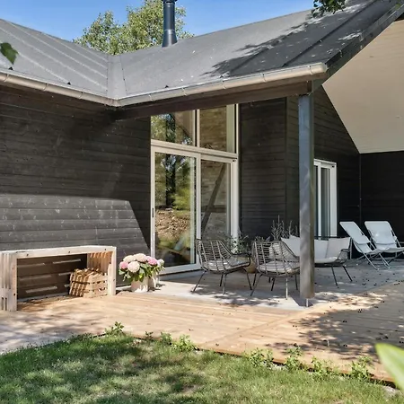 Modern Close To Hjelm Deep * Ebeltoft