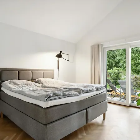 Modern Close To Hjelm Deep *