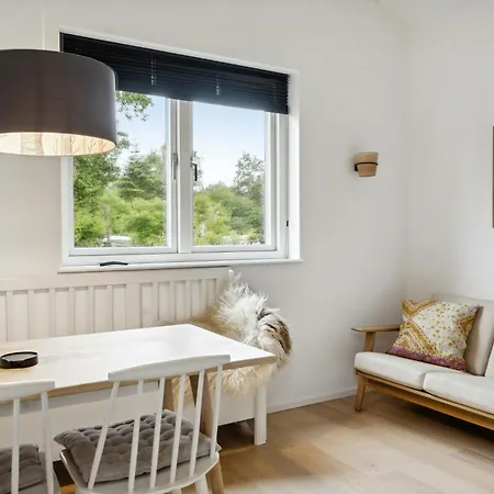 Nyaraló Modern Close To Hjelm Deep